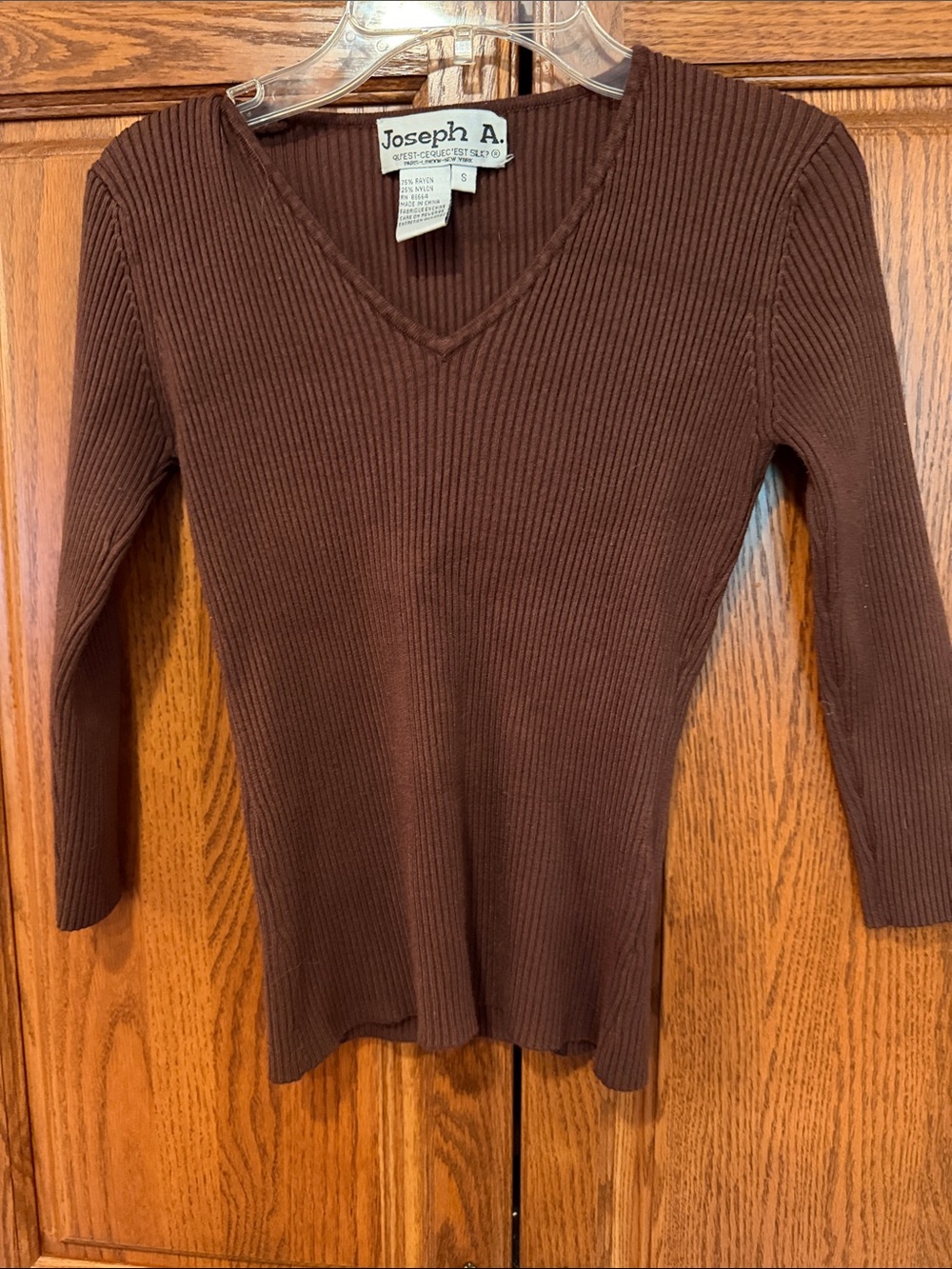 Joseph A. Ribbed V-Neck Long Sleeve Top - Chocolate Brown